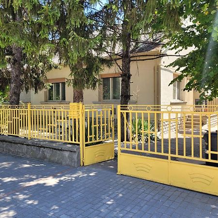 Tulipan Vendeghaz Apartment Siófok Exterior foto