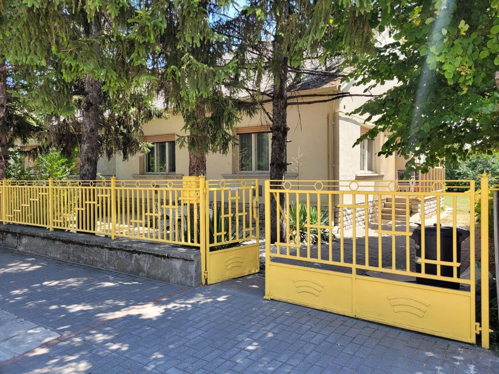 Tulipan Vendeghaz Apartment Siófok Exterior foto