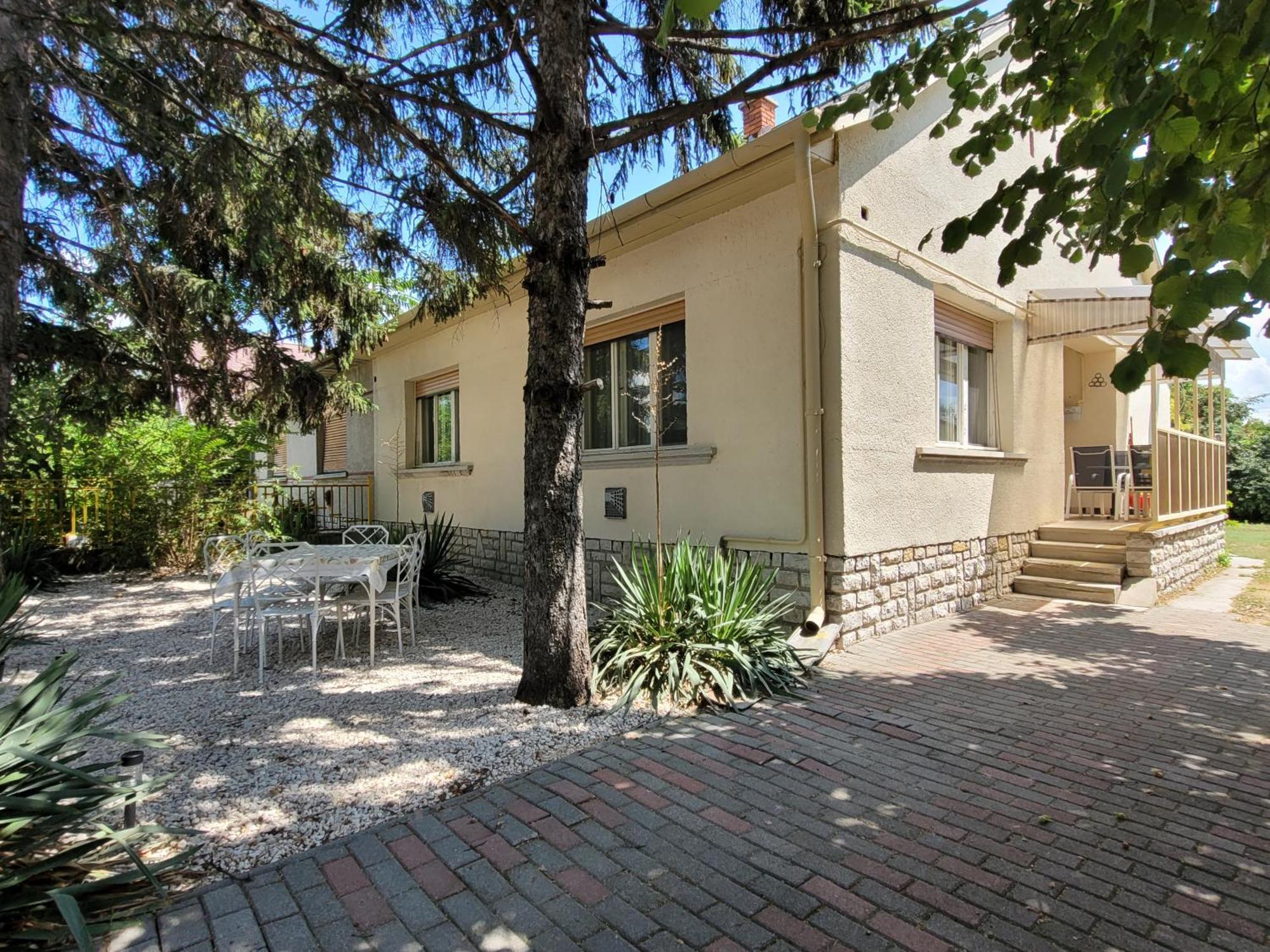 Tulipan Vendeghaz Apartment Siófok Exterior foto