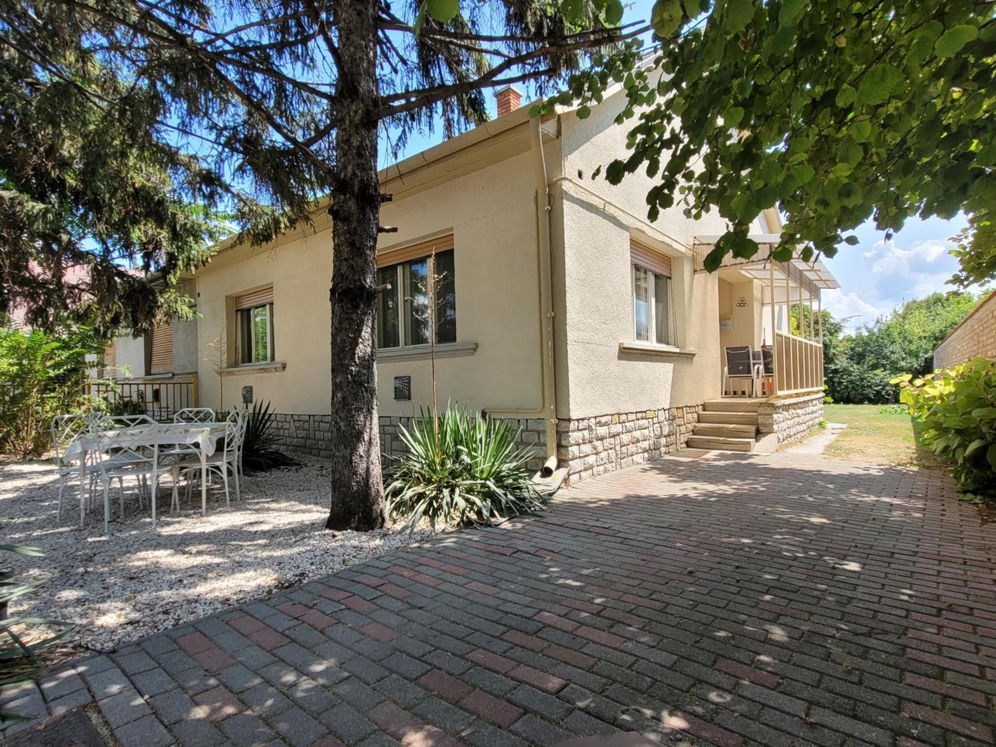 Tulipan Vendeghaz Apartment Siófok Exterior foto